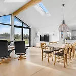 Lovely In With Kitchen Tatil Evi Glesborg