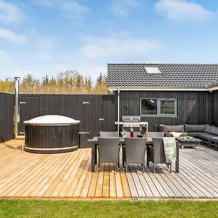 Lovely In With Kitchen * Glesborg