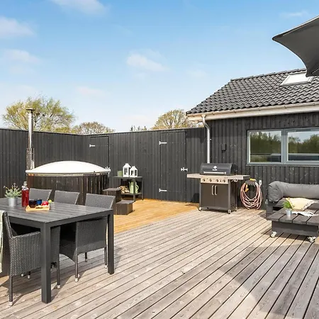 Lovely In With Kitchen Holiday home
