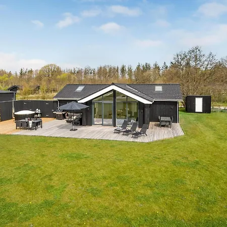 Lovely In With Kitchen Holiday home *