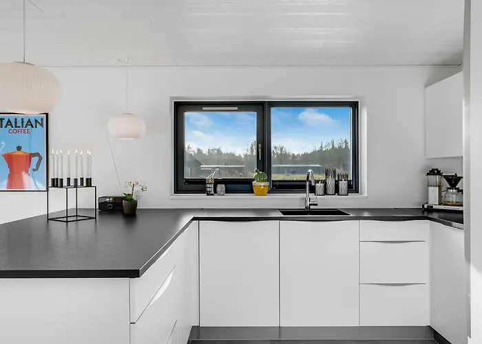 Lovely In With Kitchen *